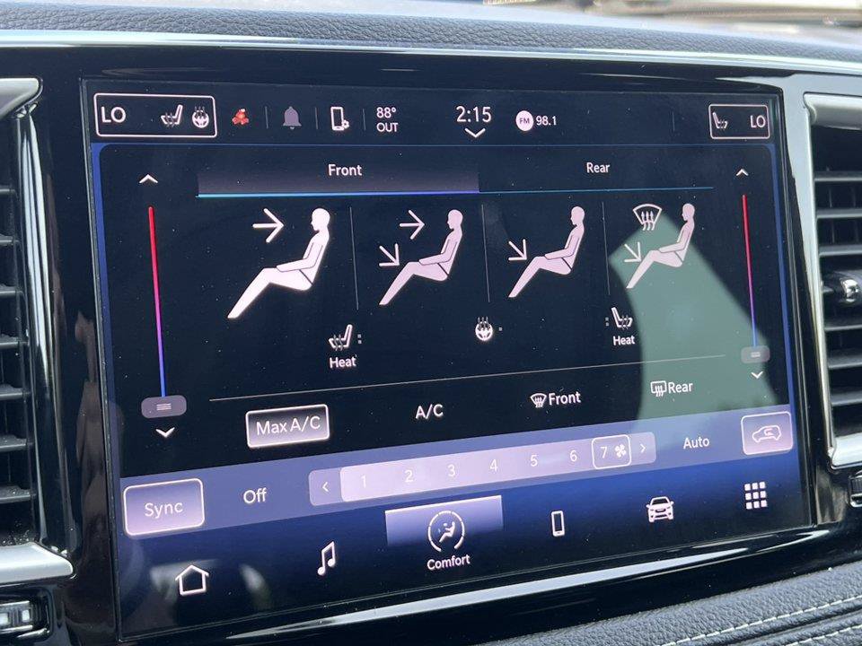 Used 2023 Chrysler Pacifica Touring FWD image 21