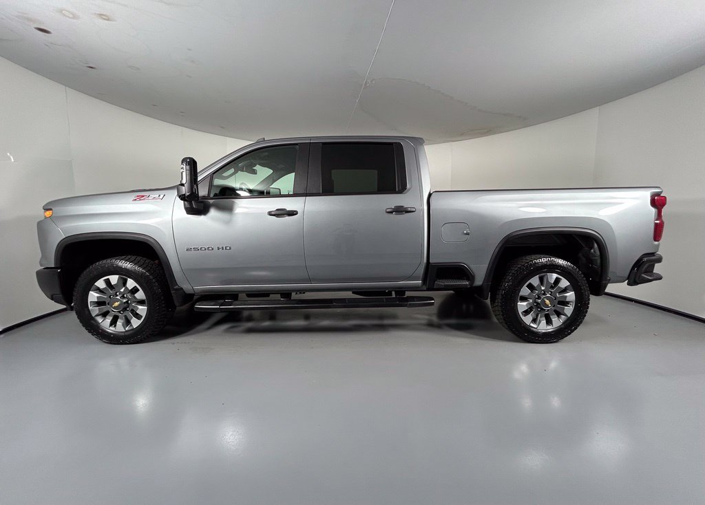 Used 2025 Chevrolet Silverado 2500 Custom w/ Custom Value Package AWD/4WD image 4