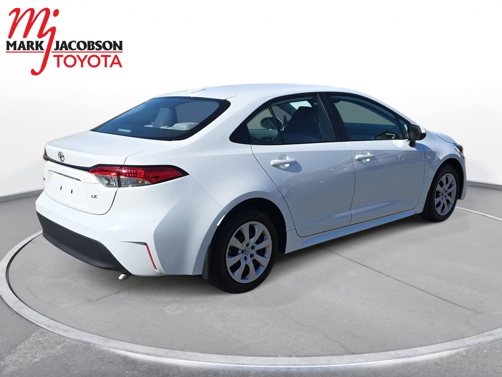 Used 2025 Toyota Corolla LE FWD image 5
