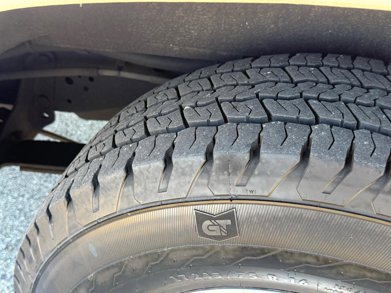 Used 2012 Ford E-250 and Econoline 250 w/ PWR Group image 17