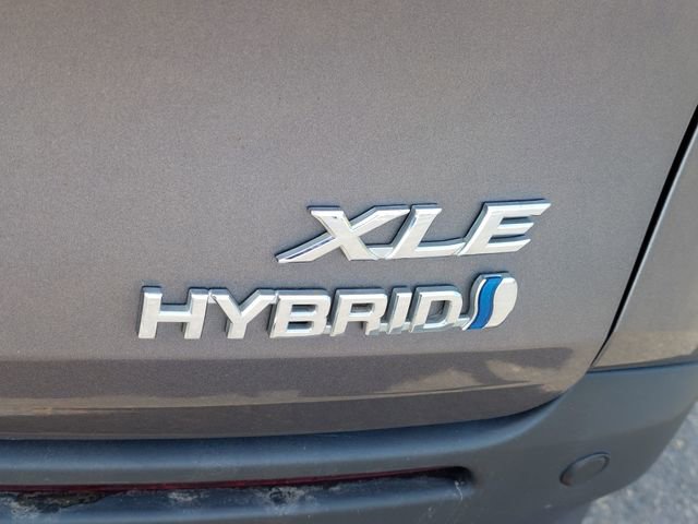 Used 2024 Toyota Sienna XLE w/ XLE Plus Package image 34