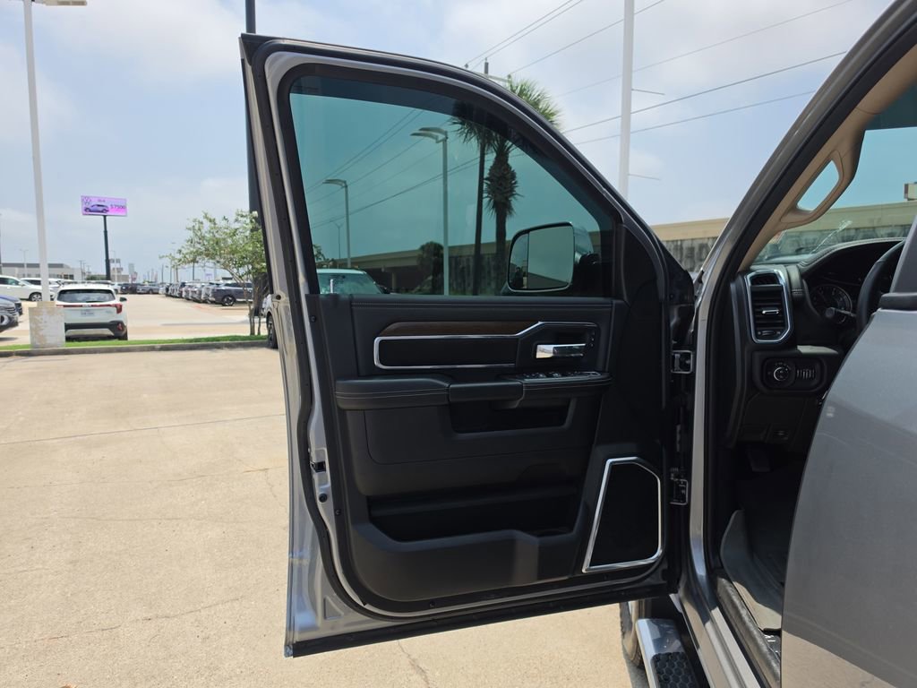 Used 2022 RAM 2500 Laramie AWD/4WD image 15