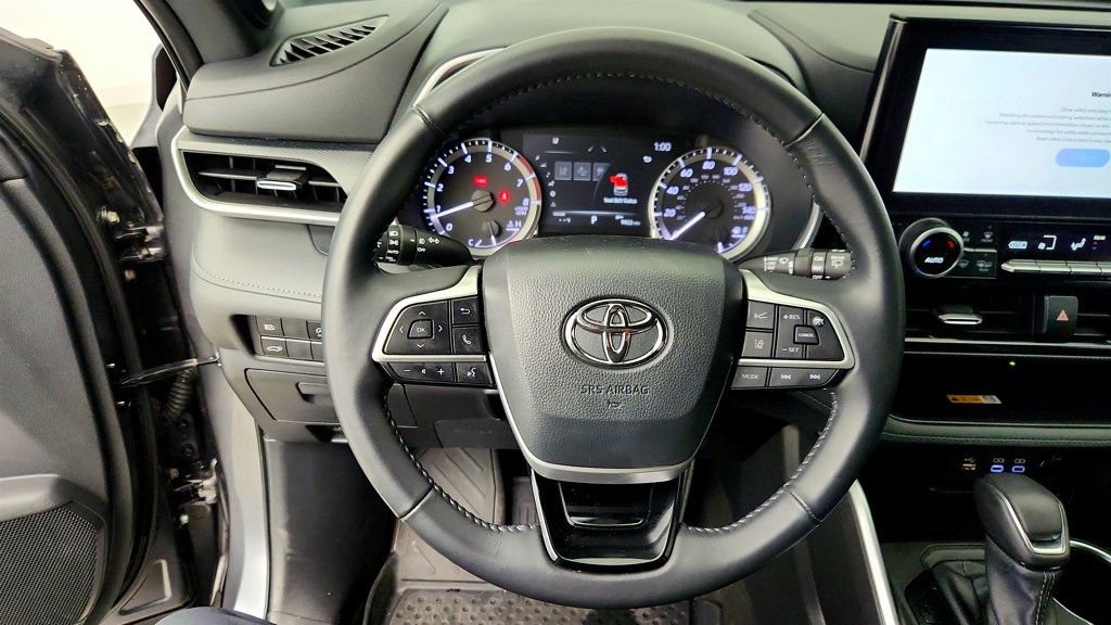 Used 2023 Toyota Highlander XSE AWD/4WD image 14