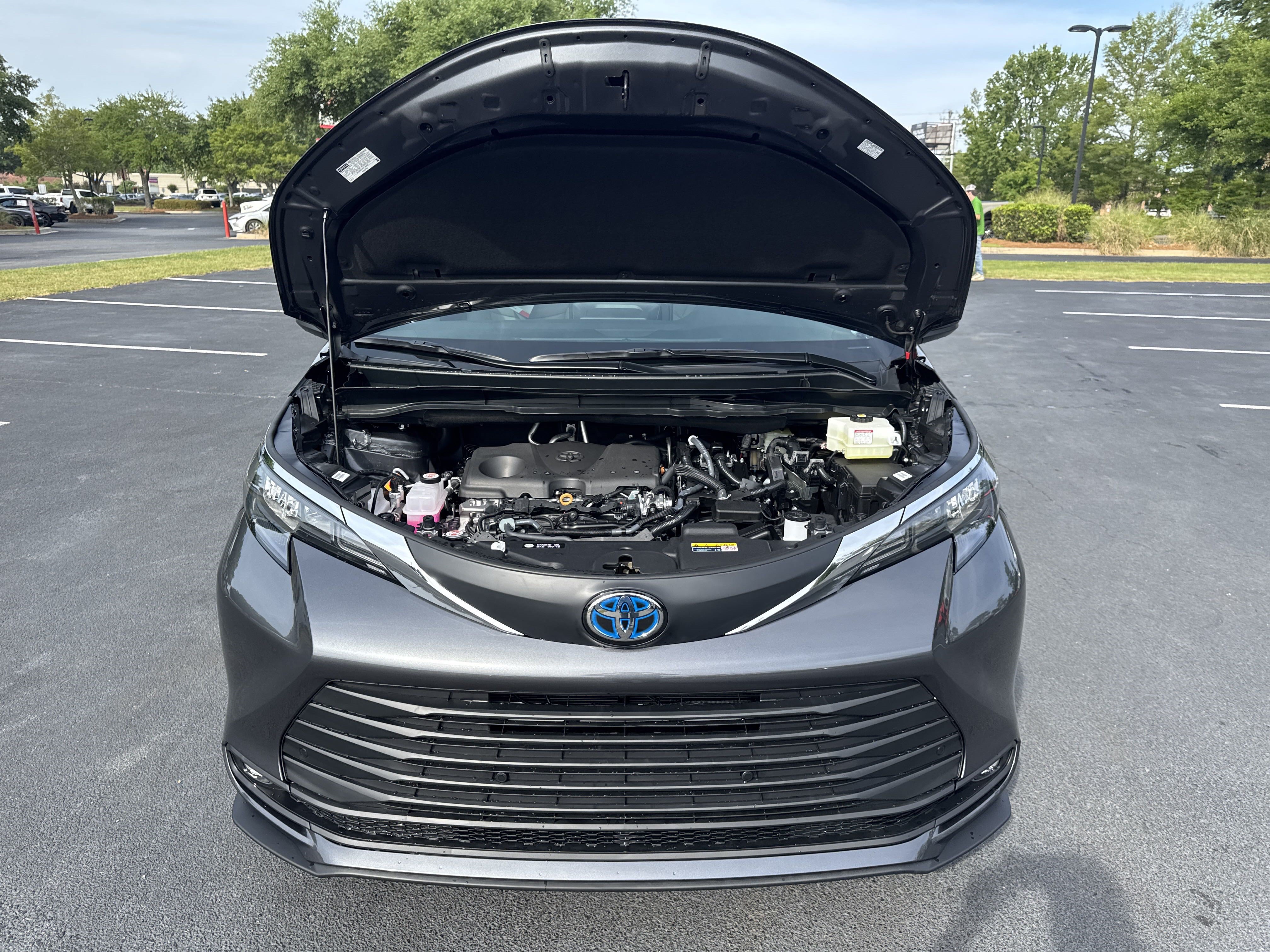 New 2025 Toyota Sienna XLE FWD image 43