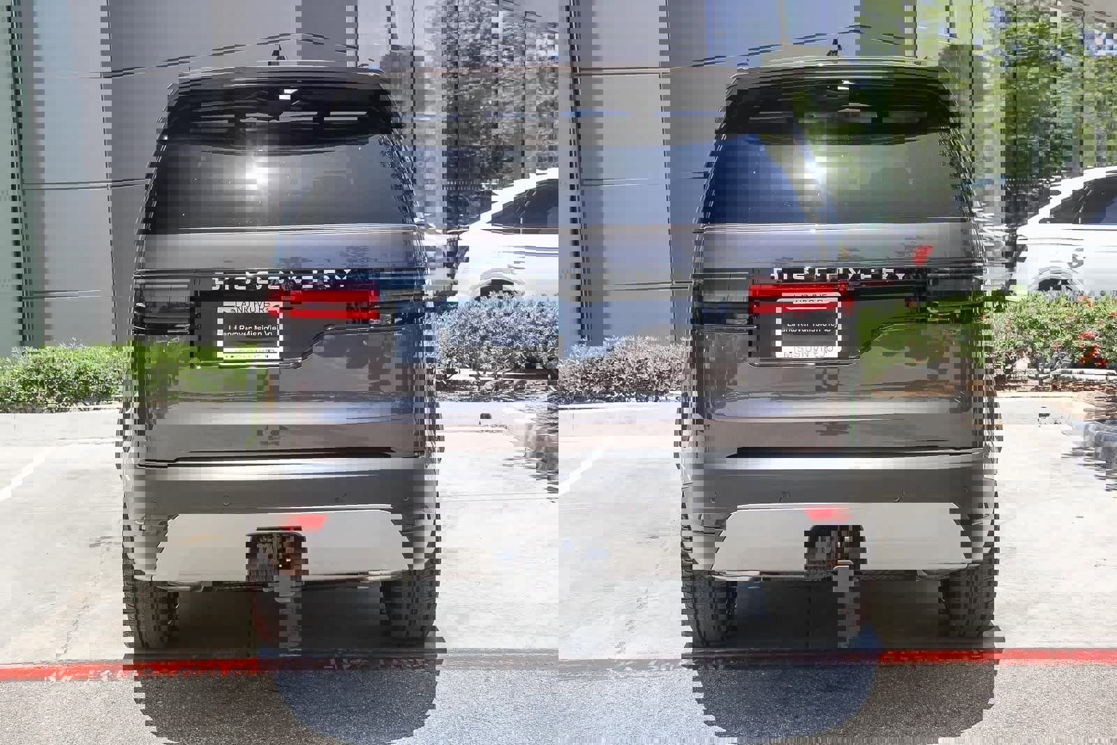 New 2025 Land Rover Discovery S image 5