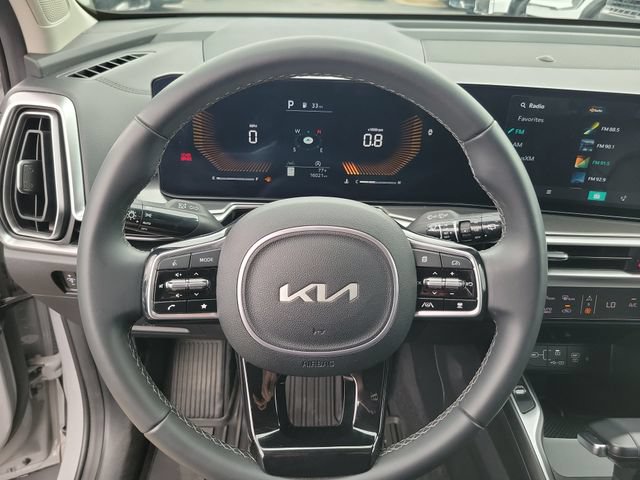 Used 2024 Kia Sorento S FWD image 16