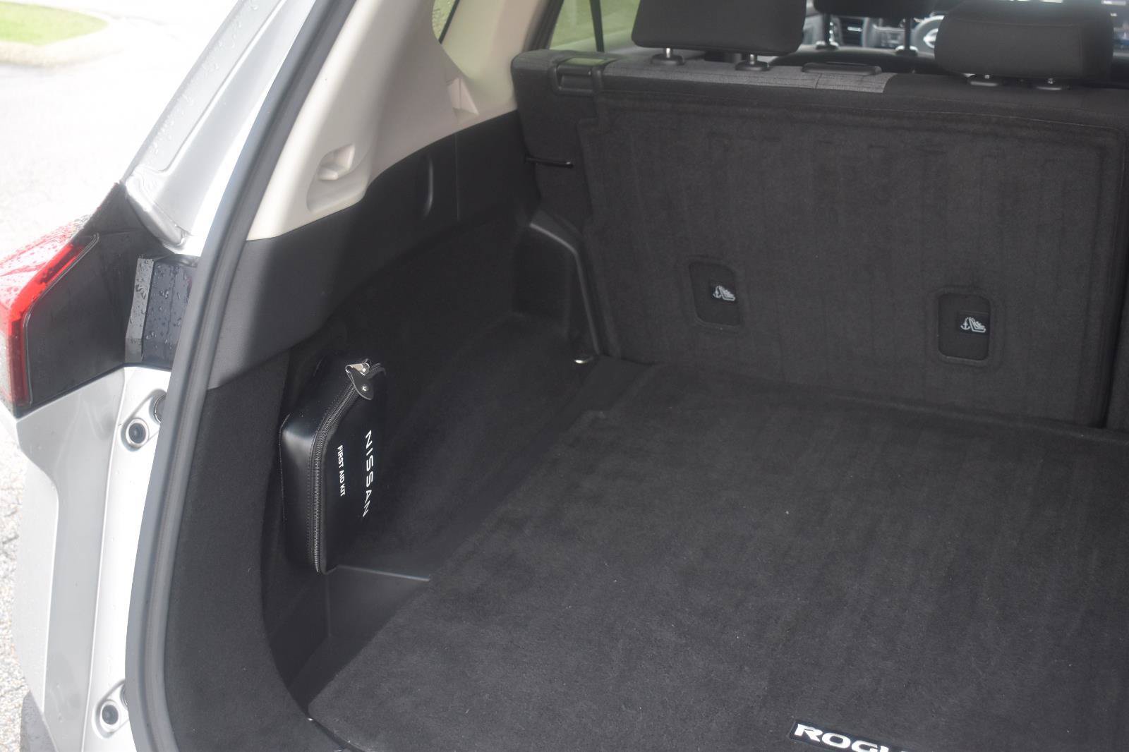 Used 2023 Nissan Rogue SV FWD image 47