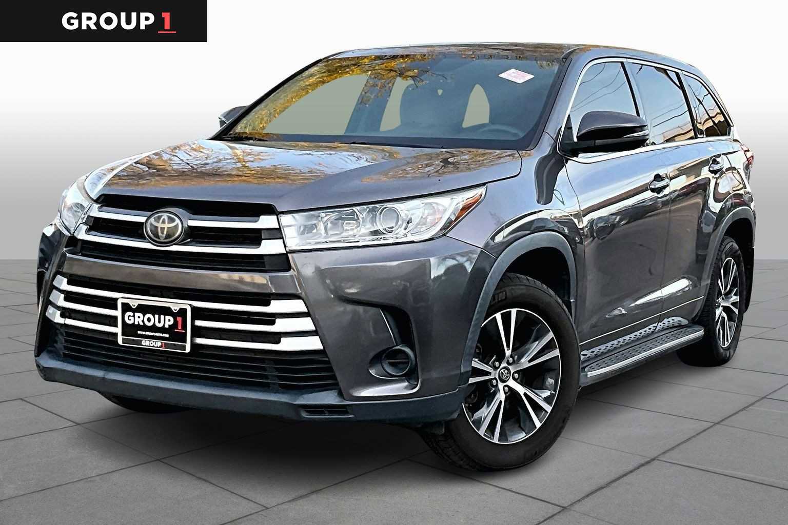 Used 2017 Toyota Highlander LE