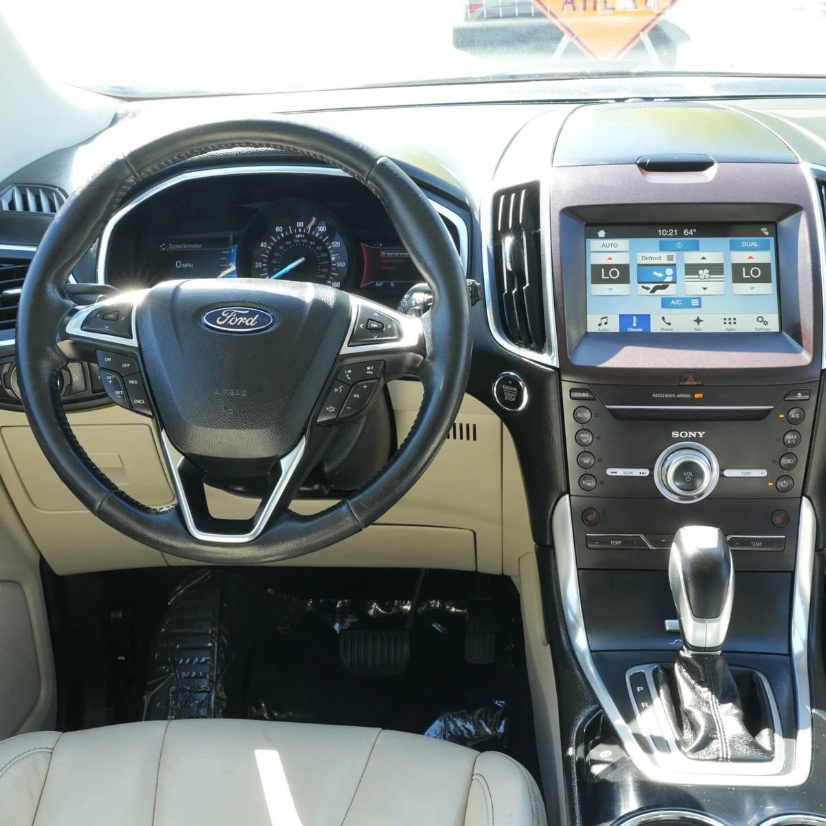 Used 2017 Ford Edge Titanium w/ Technology Package FWD image 5