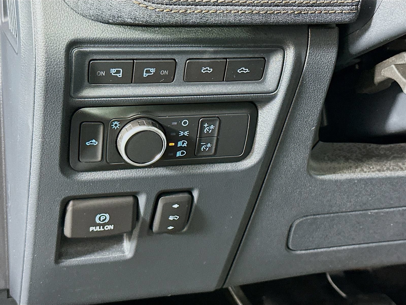 Used 2022 Ford F150 Lightning Lariat AWD/4WD image 10