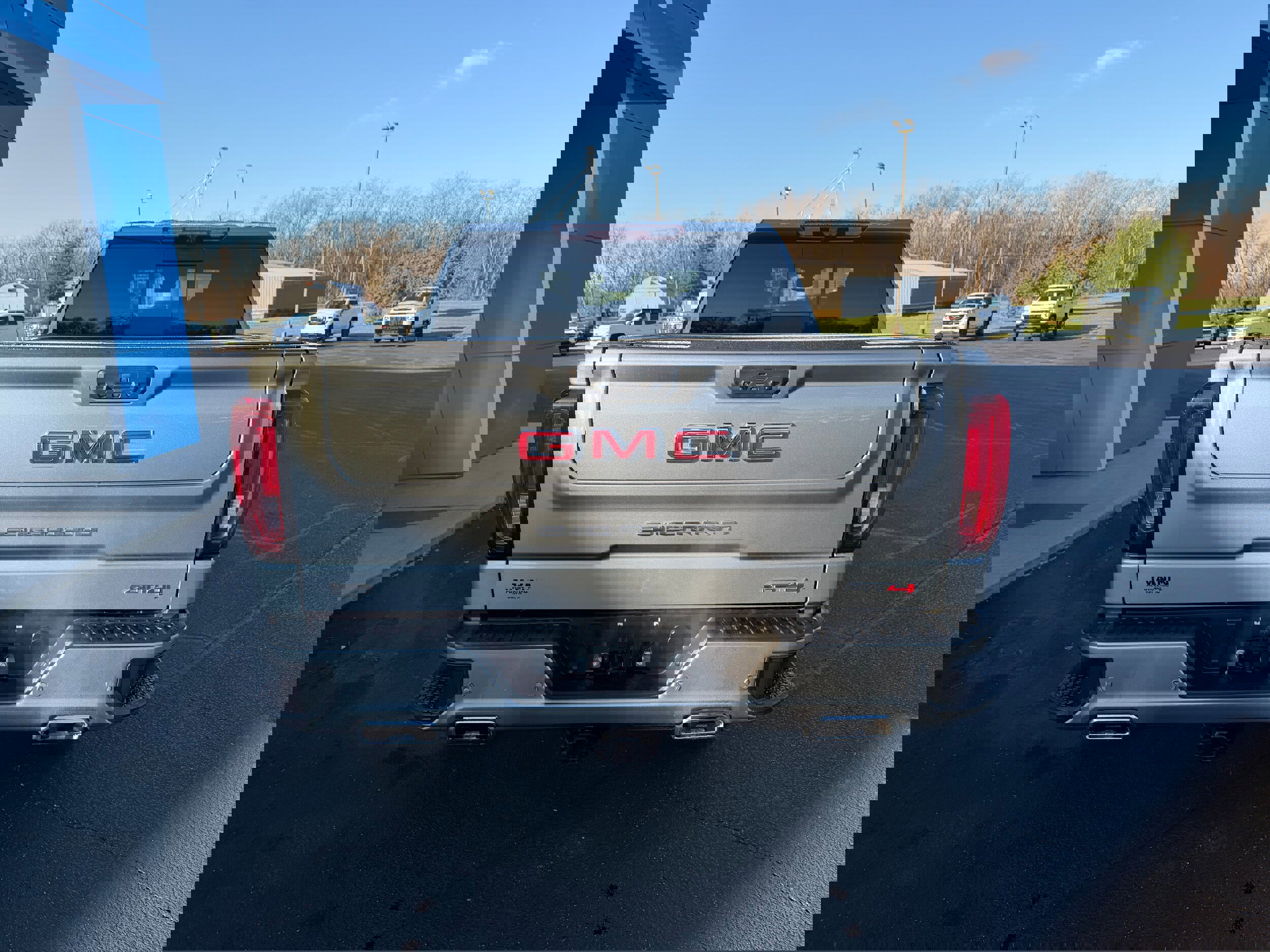 Used 2023 GMC Sierra 1500 AT4 w/ AT4 Premium Package image 9