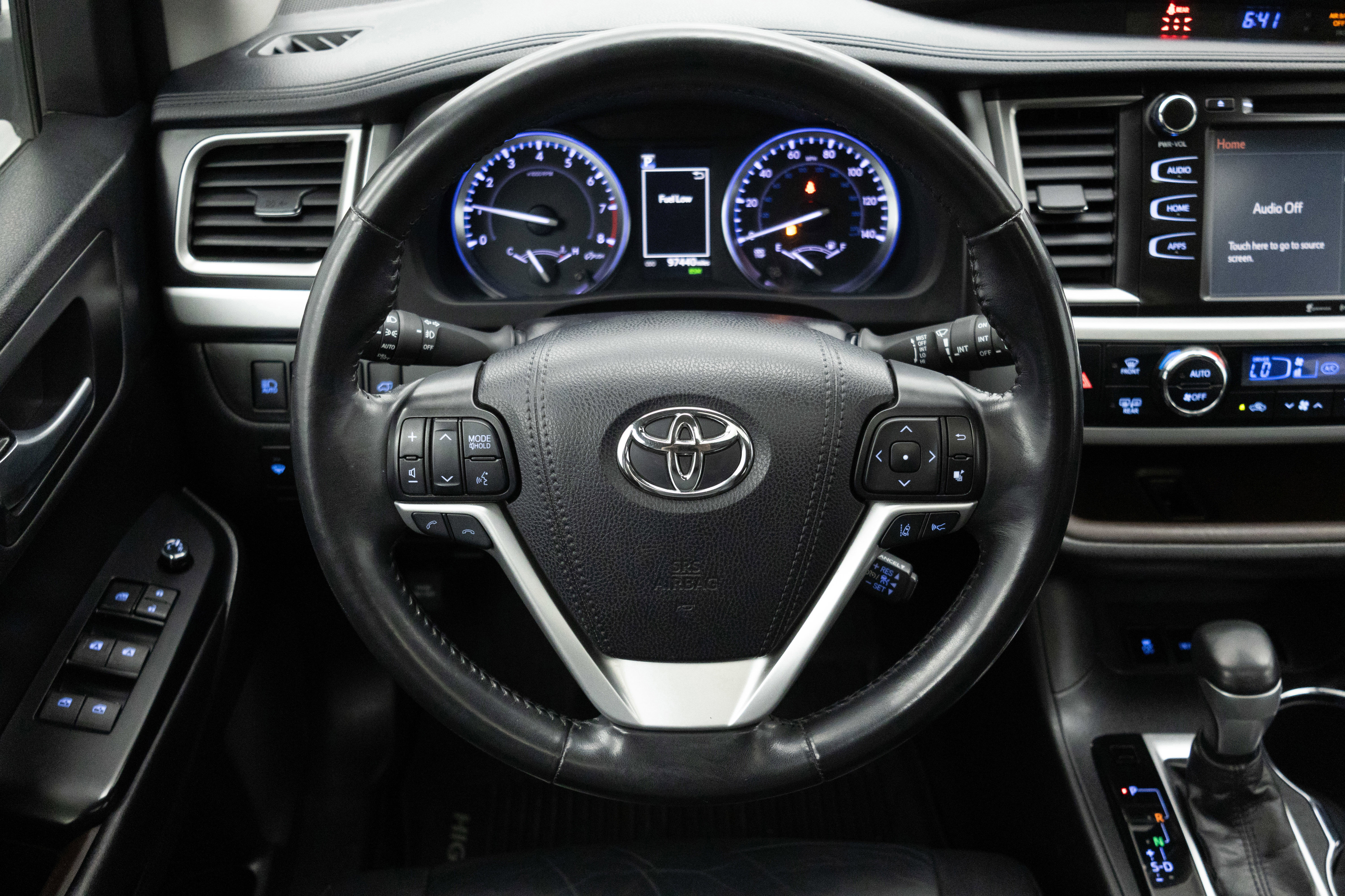 Used 2019 Toyota Highlander XLE AWD/4WD image 33