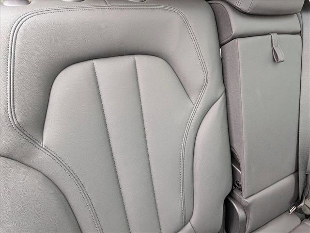 Used 2020 BMW X7 xDrive40i w/ Parking Assistance Package image 17