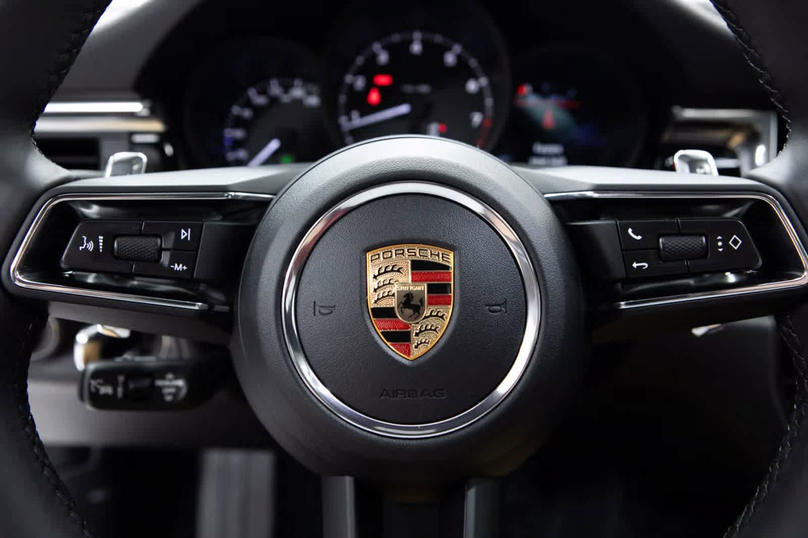 Certified 2026 Porsche Macan AWD/4WD image 14