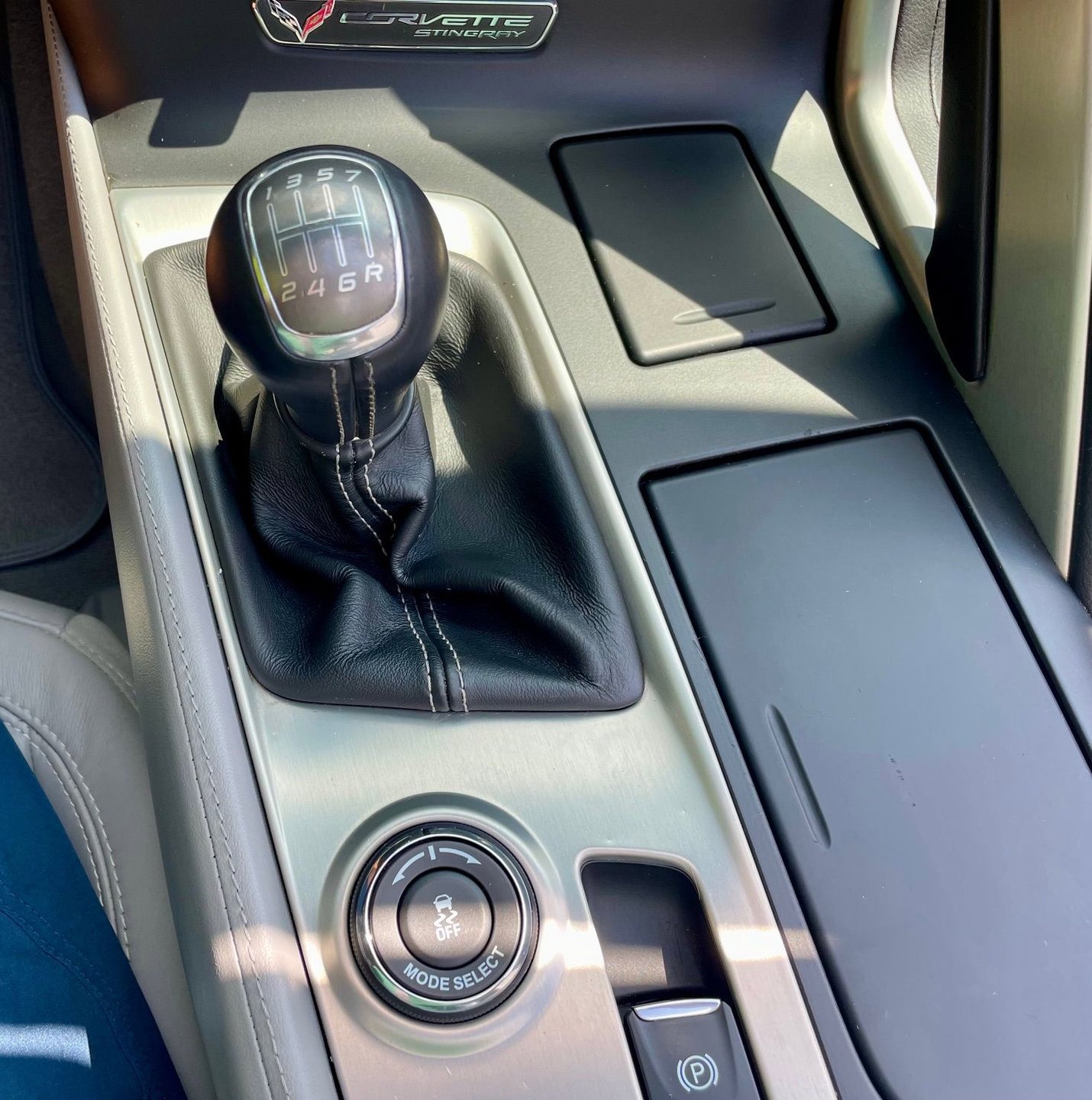 Used 2014 Chevrolet Corvette Stingray Convertible w/ 2LT Preferred Equipment Group image 32