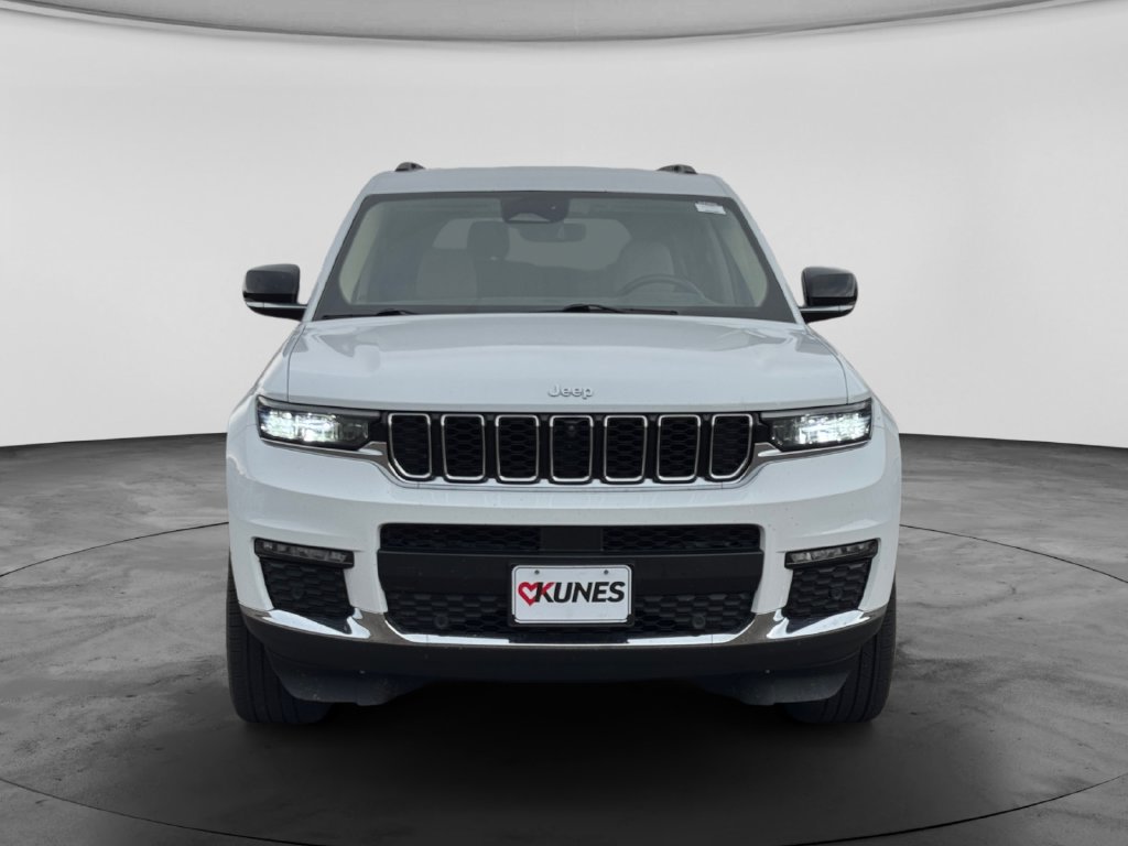 Used 2022 Jeep Grand Cherokee L Limited w/ Luxury Tech Group II AWD/4WD image 2