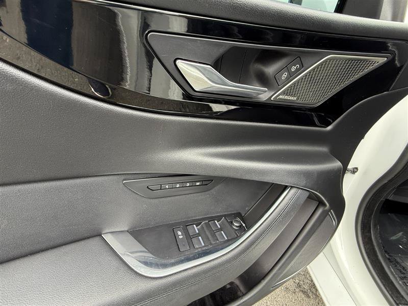 Used 2020 Jaguar XE S RWD image 16