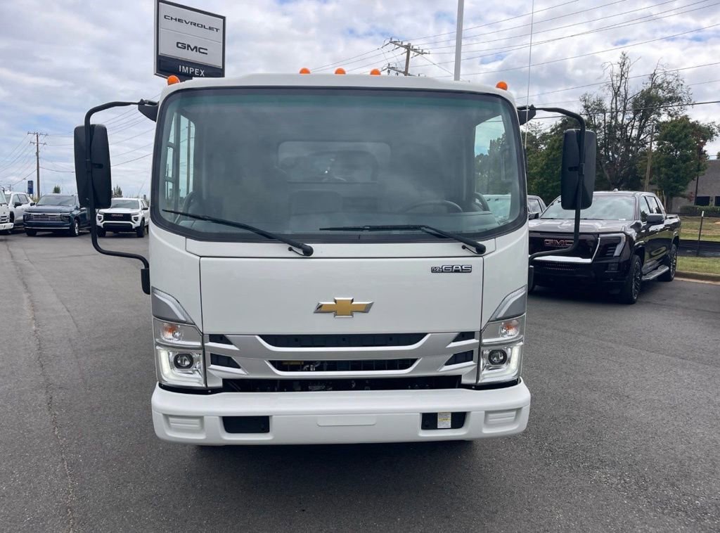 Used 2024 Chevrolet Low Cab Forward RWD image 8