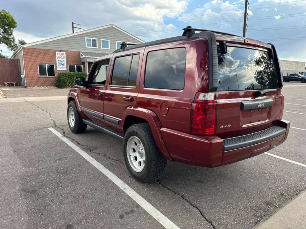 Used 2008 Jeep Commander Sport AWD/4WD image 3