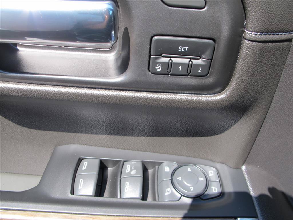 Used 2022 Chevrolet Silverado 1500 High Country w/ Safety Package II AWD/4WD image 9
