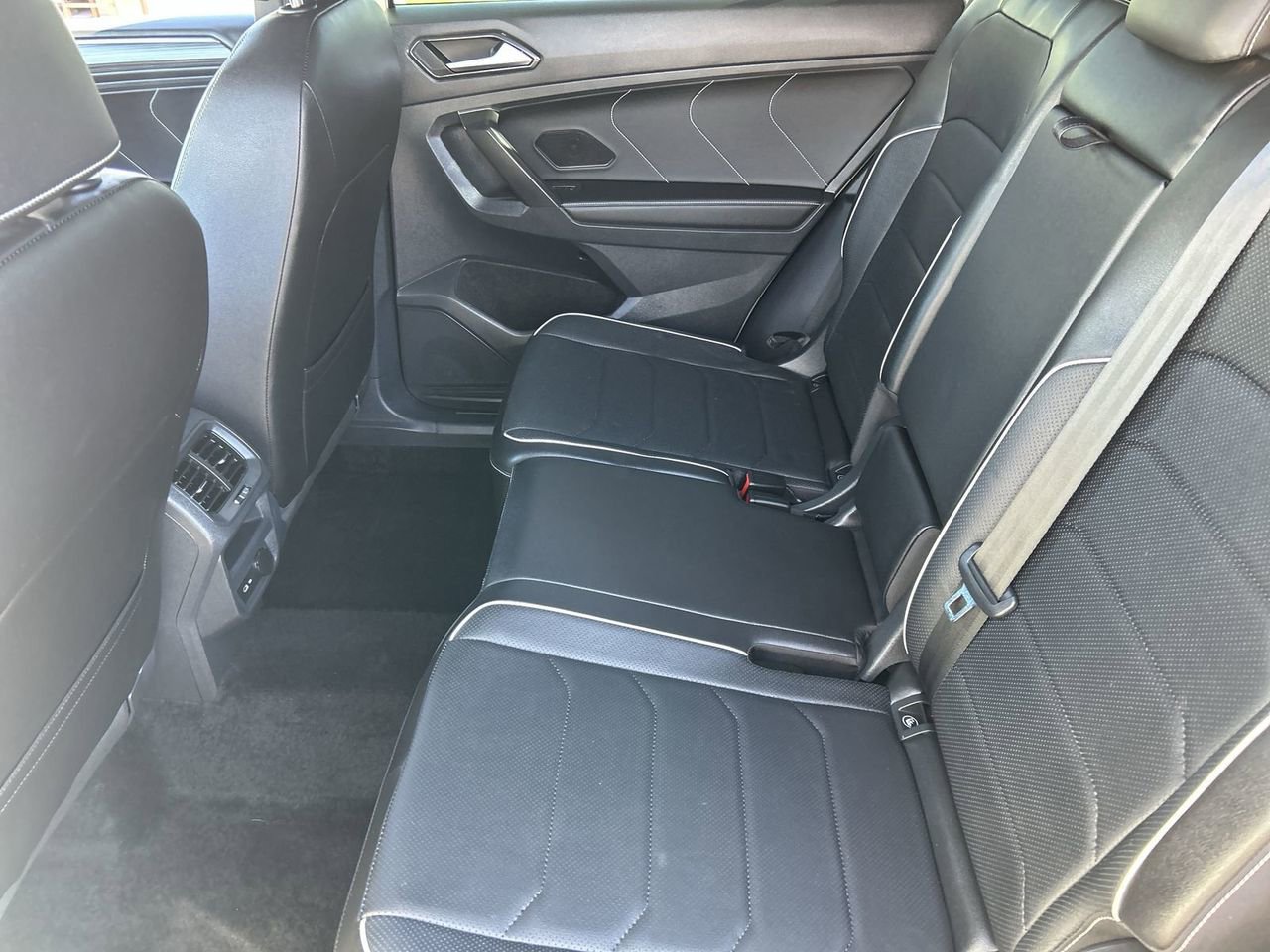 Certified 2023 Volkswagen Tiguan SEL R-Line AWD/4WD image 14