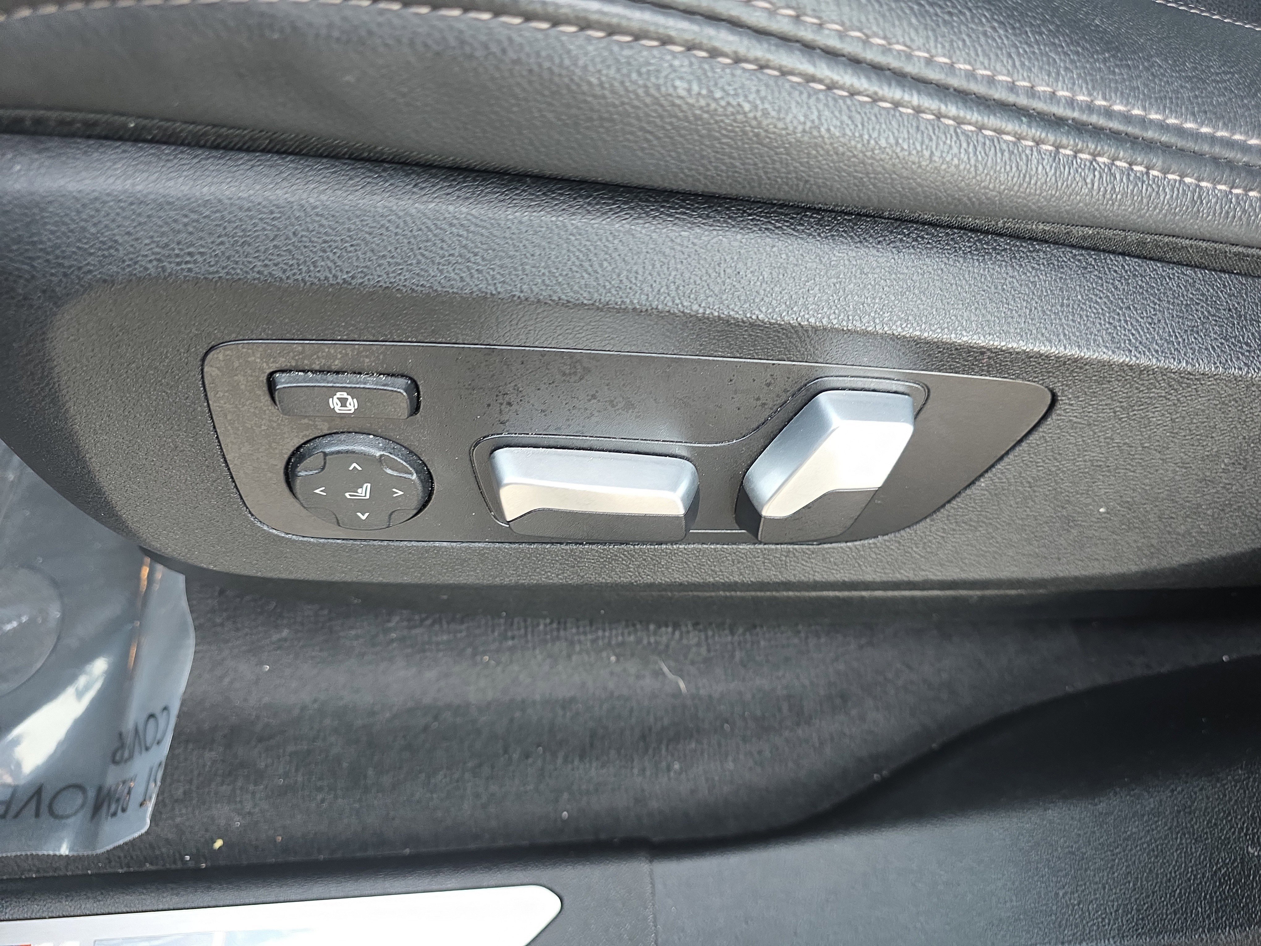 Used 2022 BMW X7 xDrive40i w/ M Sport Package image 22