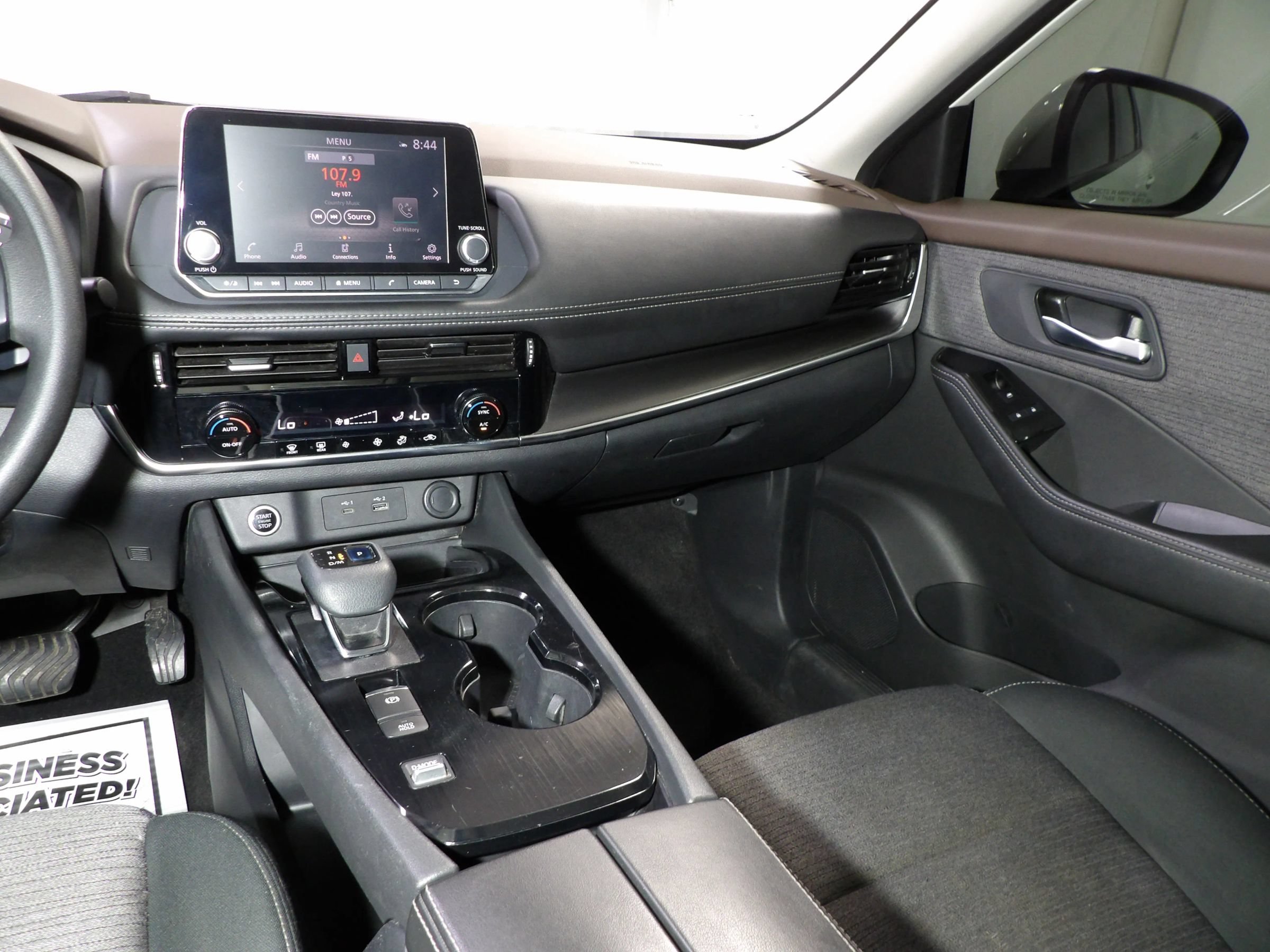 Used 2021 Nissan Rogue SV FWD image 11