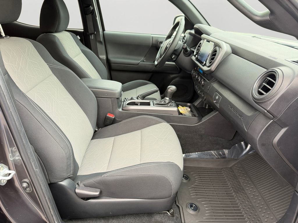 Used 2023 Toyota Tacoma TRD Off-Road w/ Advanced Technology Package AWD/4WD image 12