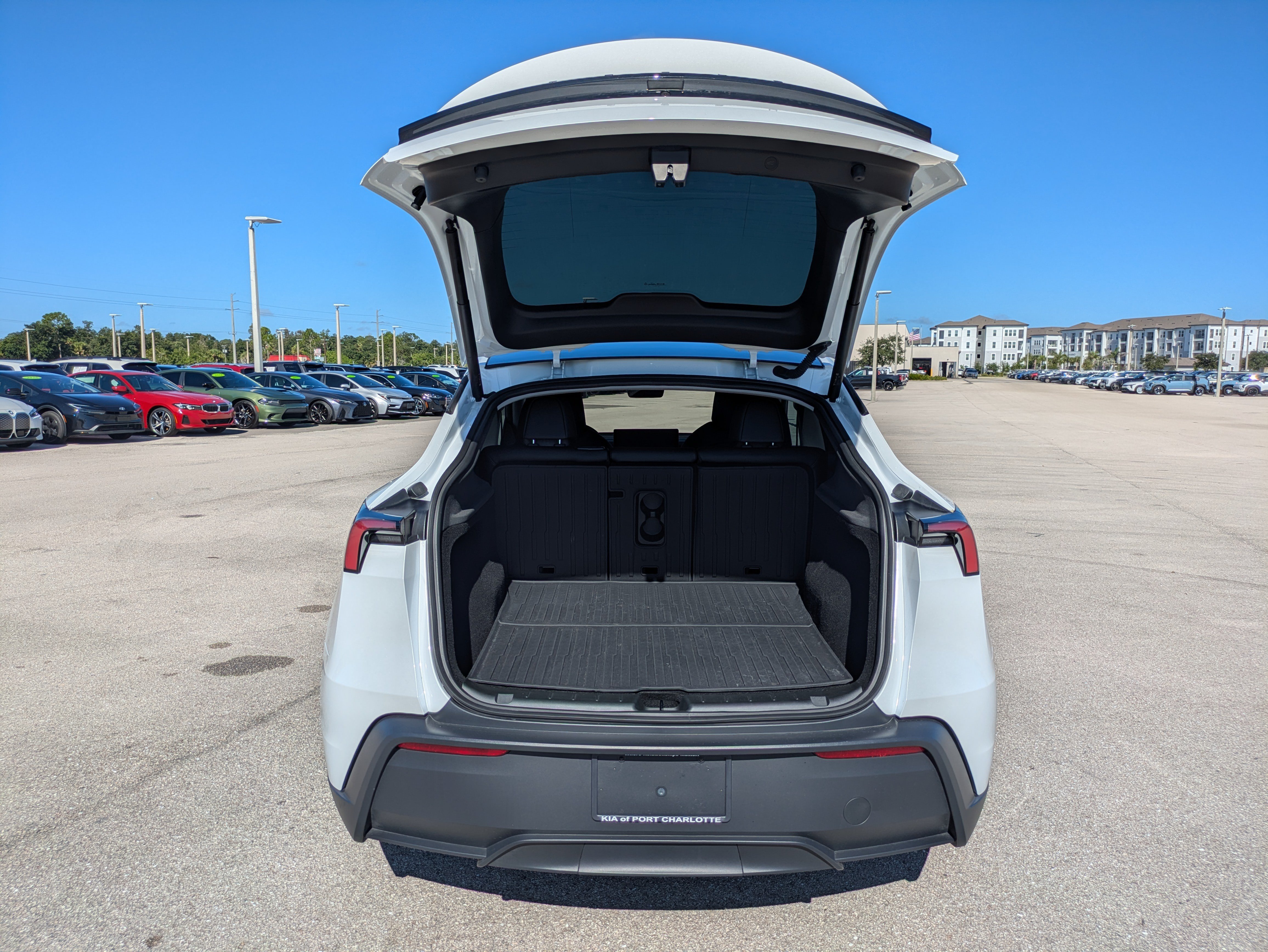 Used 2026 Tesla Model Y Long Range RWD image 28