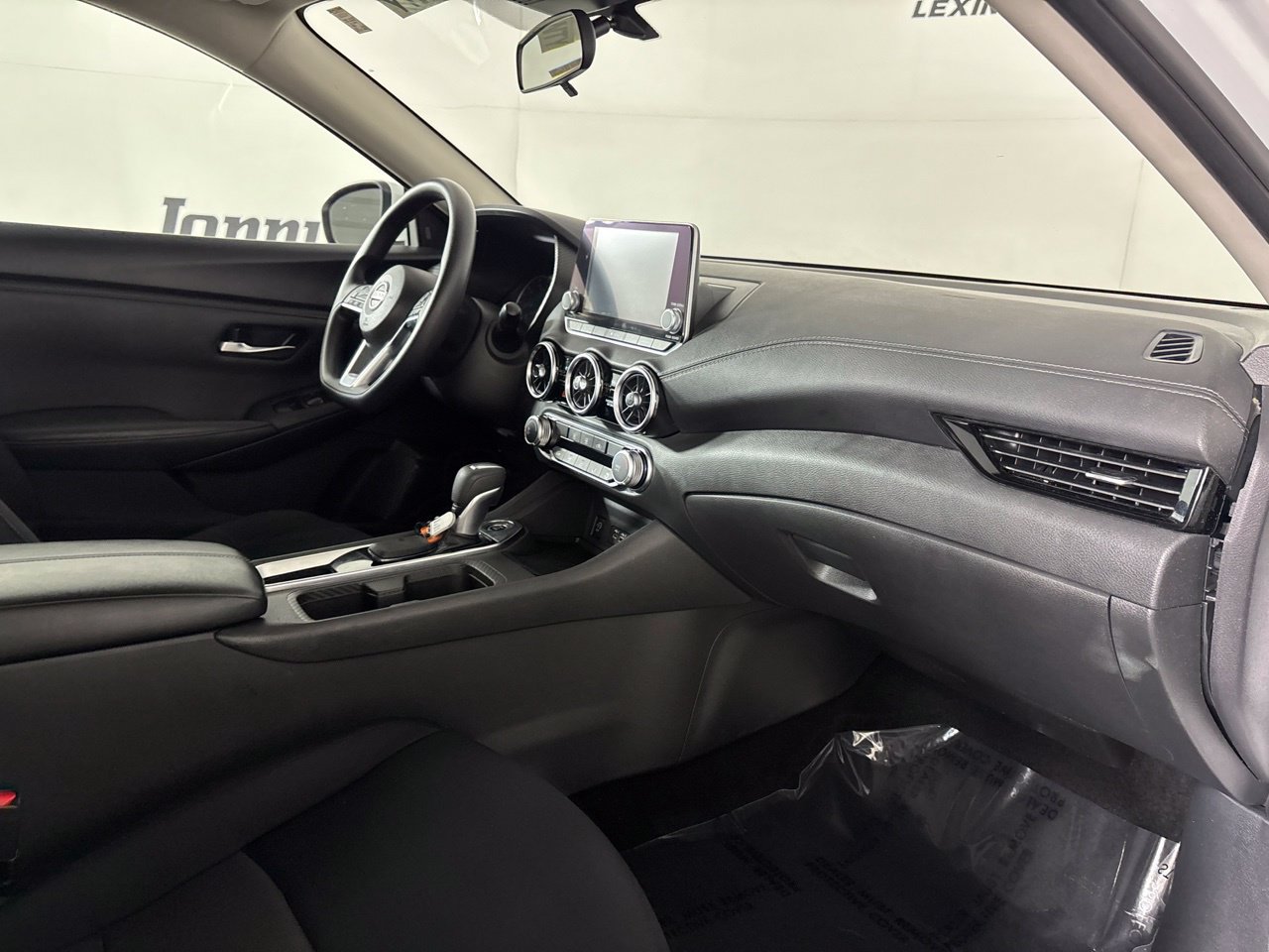 Used 2024 Nissan Sentra SV FWD image 31