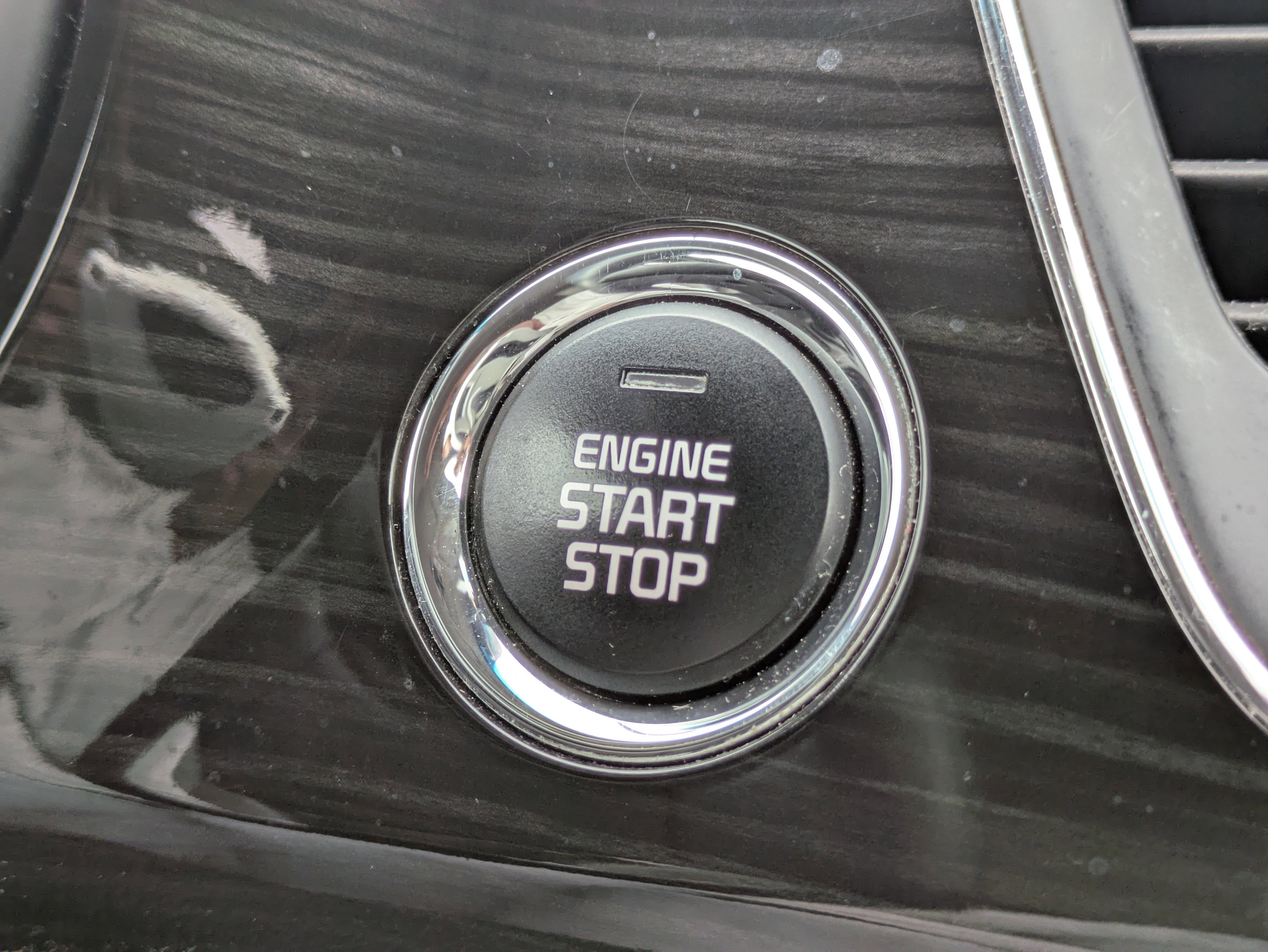 Used 2020 Kia Sedona SX image 27