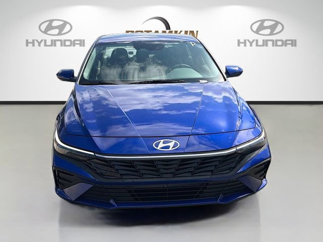 New 2026 Hyundai Elantra SE video 2