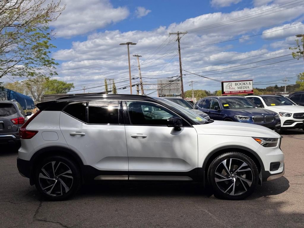 Used 2021 Volvo XC40 T5 R-Design w/ Protection Package Premier AWD/4WD image 7