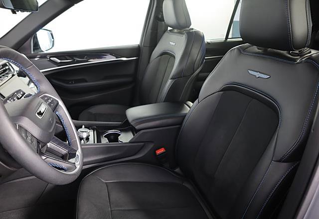 Used 2024 Jeep Grand Cherokee Trailhawk w/ Luxury Tech Group III image 26