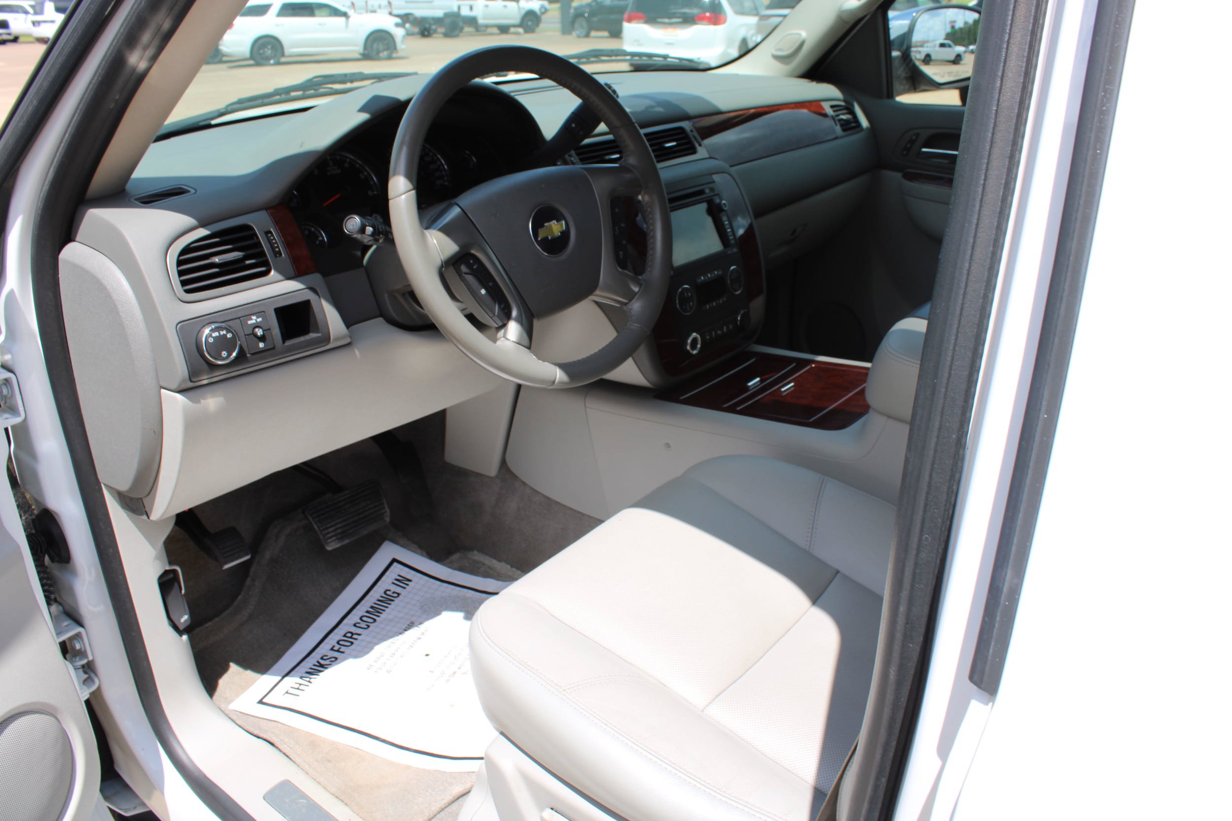 Used 2010 Chevrolet Tahoe LTZ RWD image 20