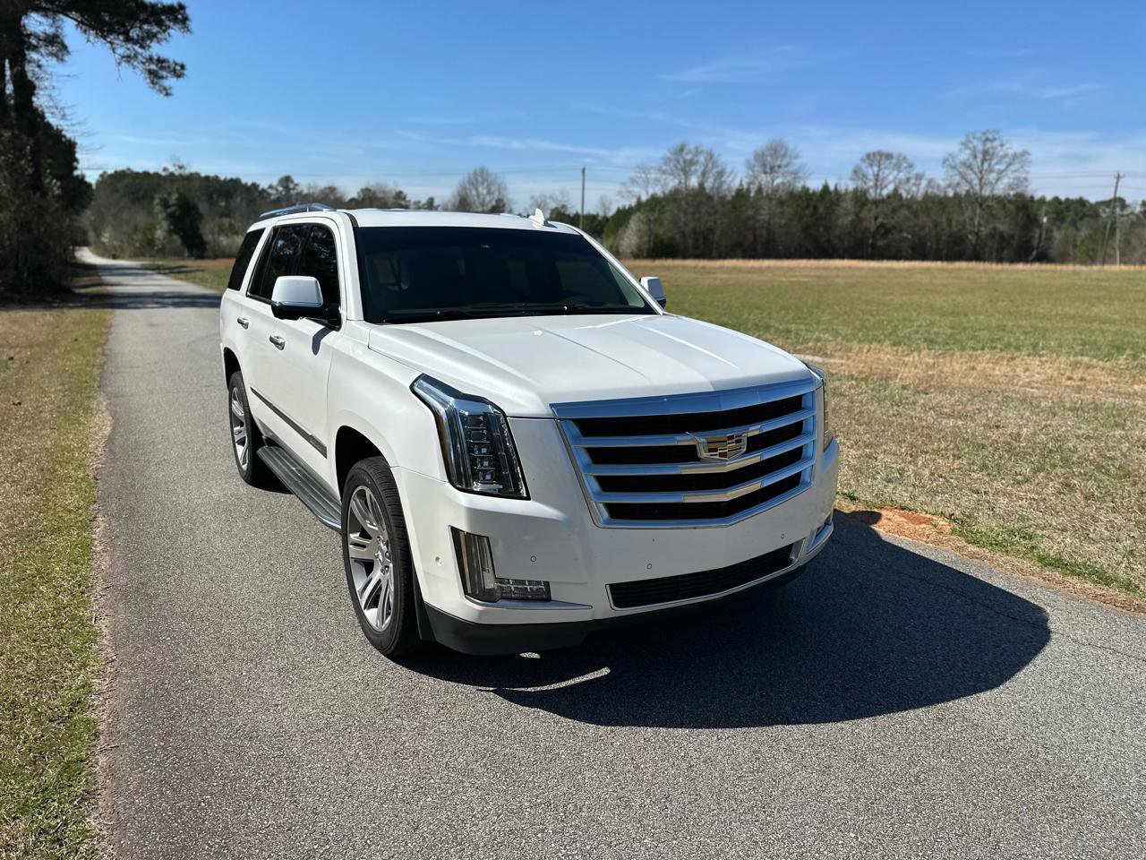 Used 2017 Cadillac Escalade Luxury image 7