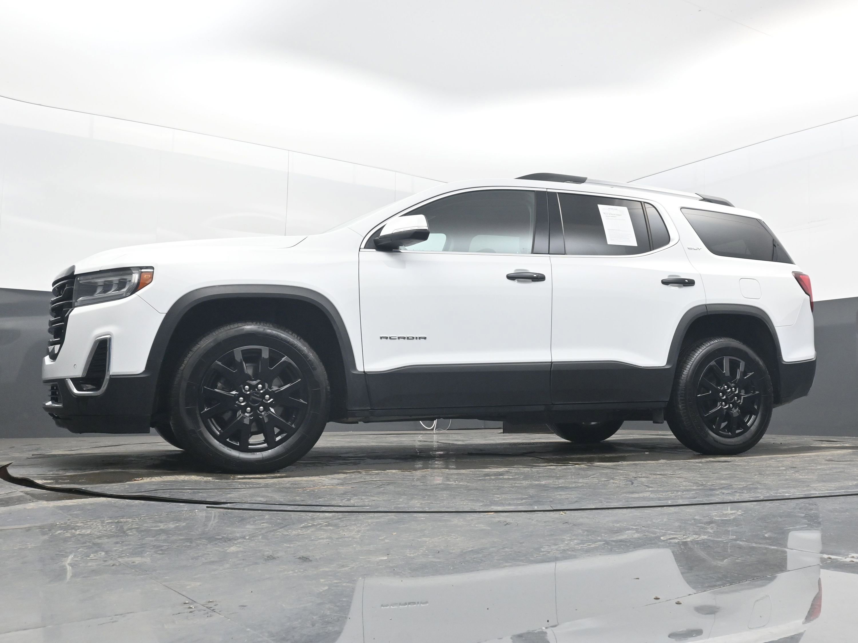 Used 2023 GMC Acadia SLT image 23