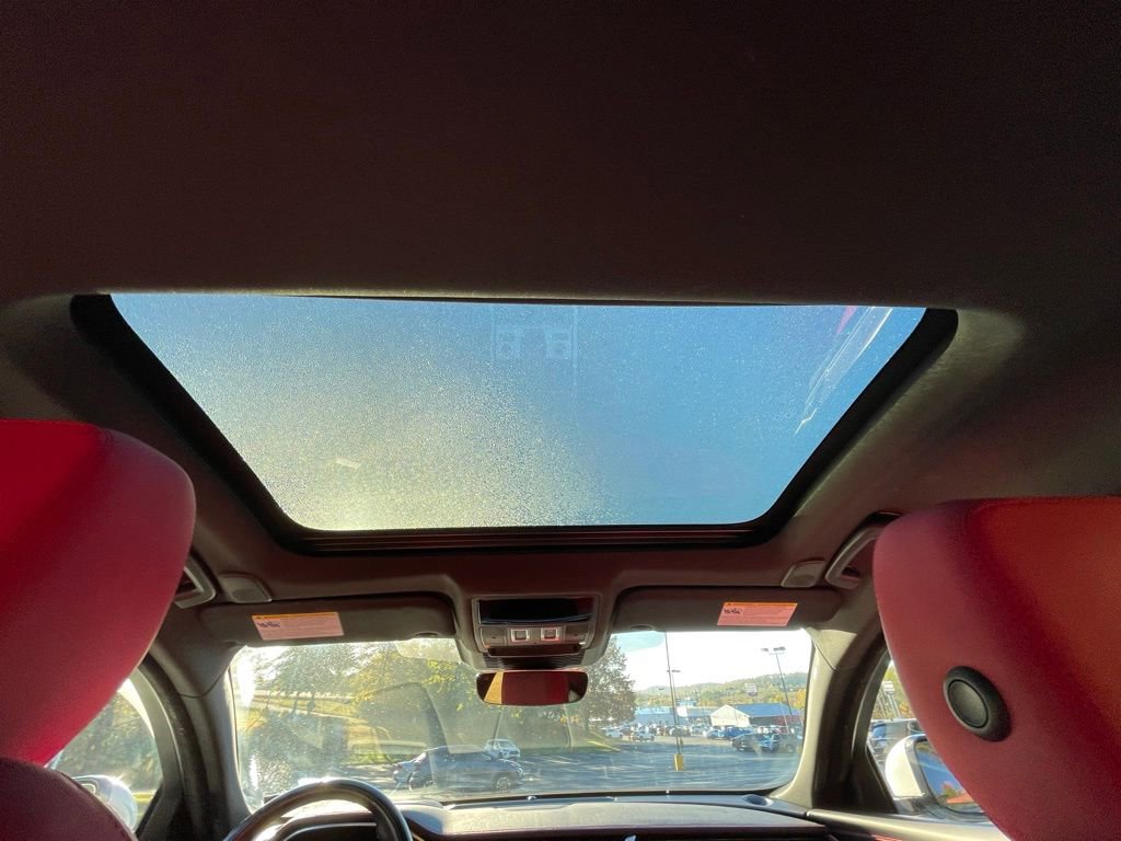 Used 2022 Jaguar XF R-Dynamic SE image 22