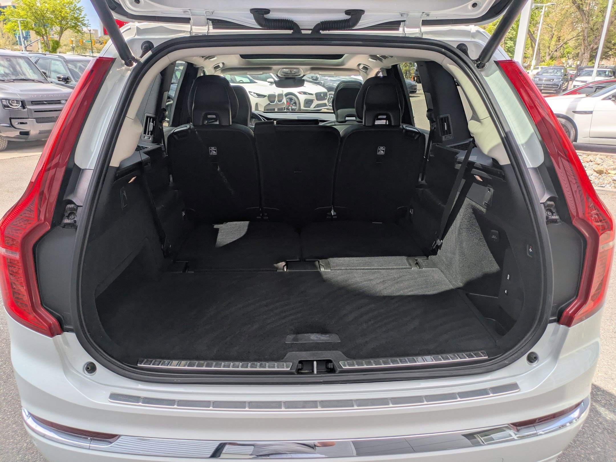 Used 2023 Volvo XC90 B6 Plus w/ Protection Package Premier AWD/4WD image 28