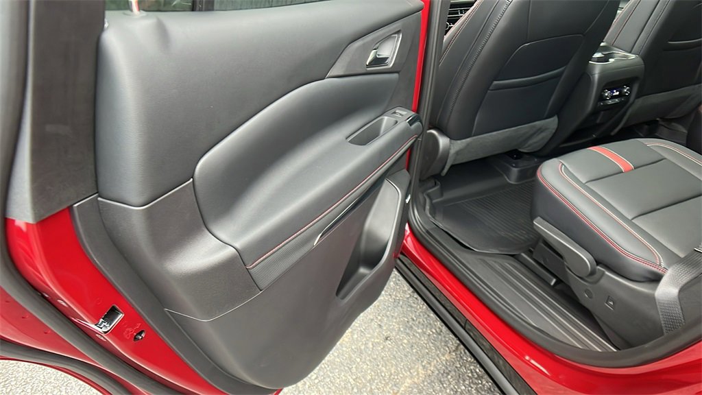 New 2026 Chevrolet Traverse RS w/ LPO, Floor Liner Package image 17