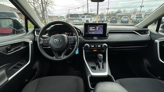 Used 2024 Toyota RAV4 LE image 7