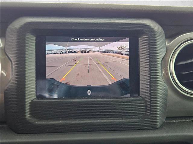 Used 2021 Jeep Gladiator Overland image 12