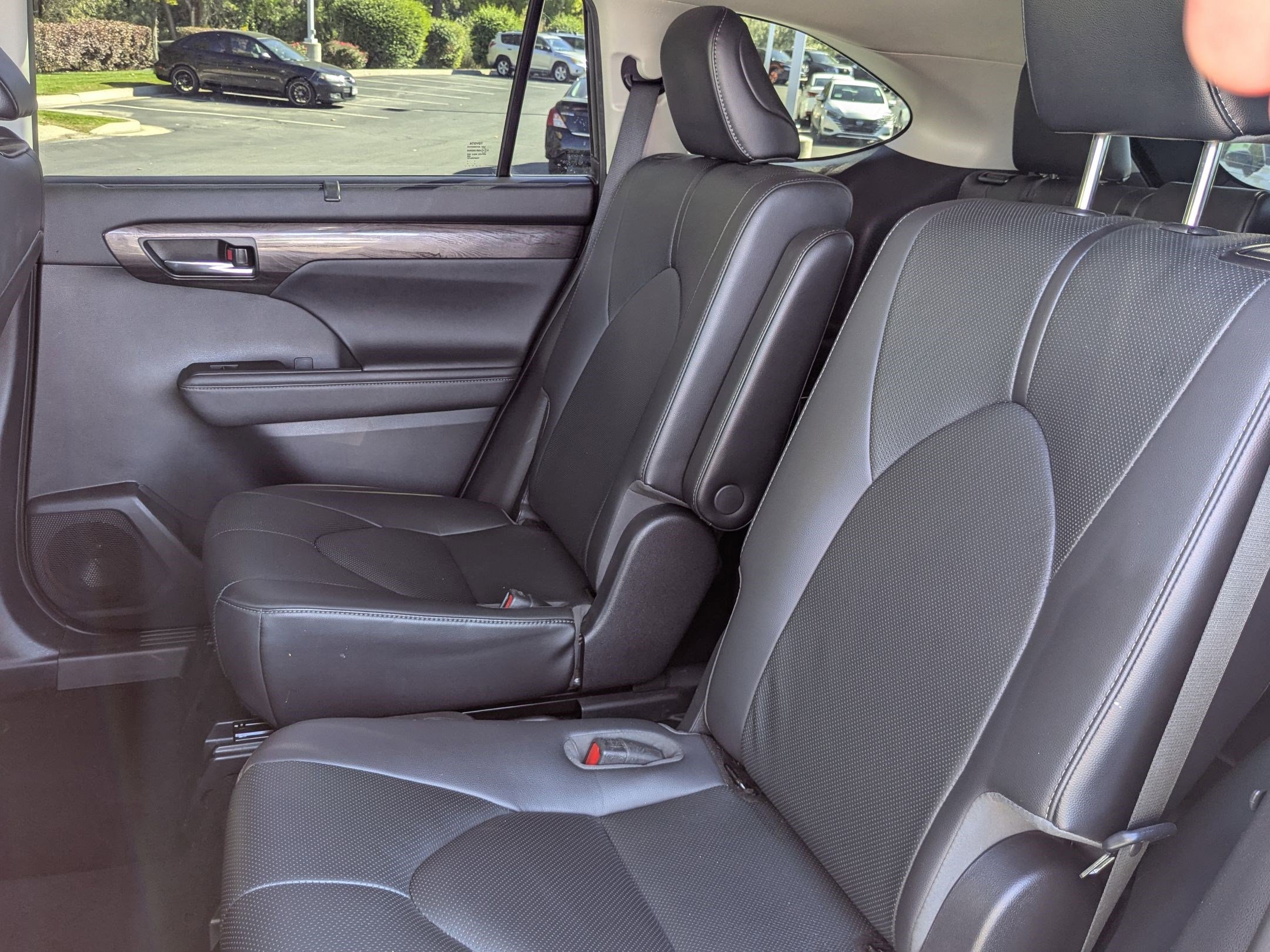 Used 2021 Toyota Highlander Limited image 33