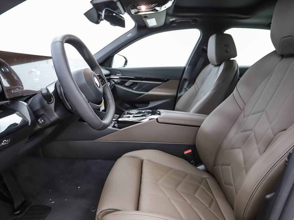 Certified 2025 BMW 530i xDrive w/ Premium Package image 11