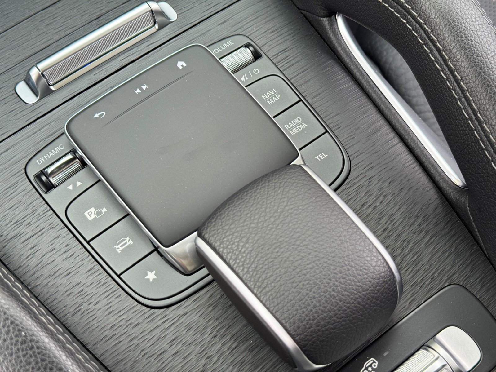 Used 2024 Mercedes-Benz GLS 450 4MATIC image 39