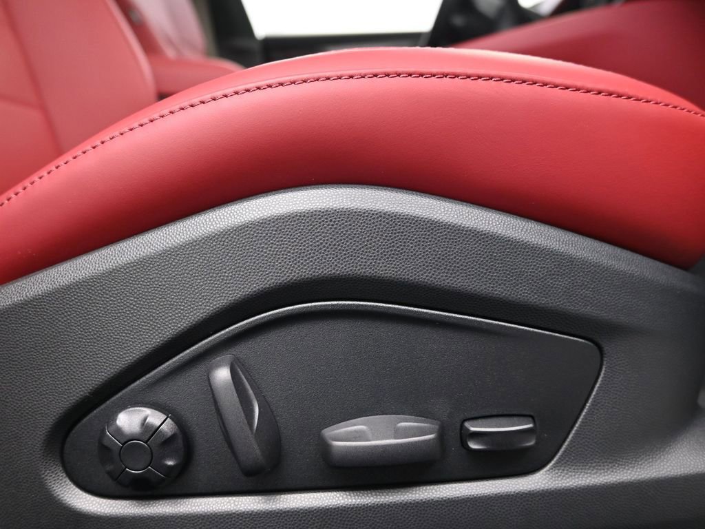 Used 2025 Porsche Macan Turbo Electric image 15