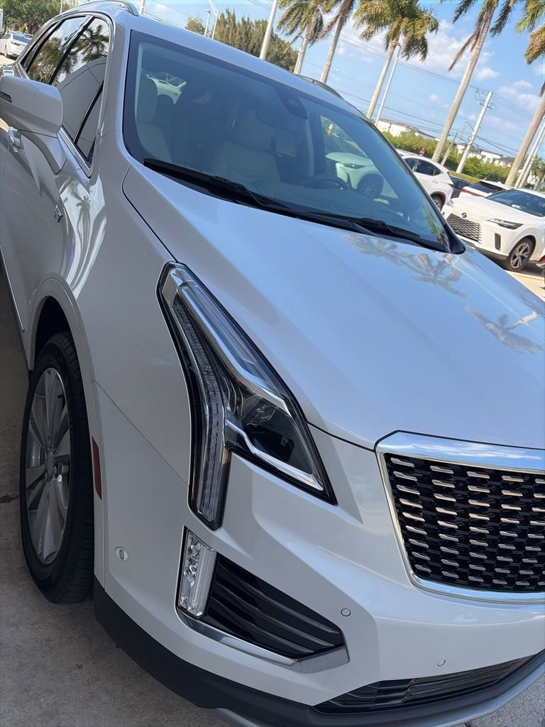 Used 2024 Cadillac XT5 Premium Luxury w/ Technology Package FWD image 1