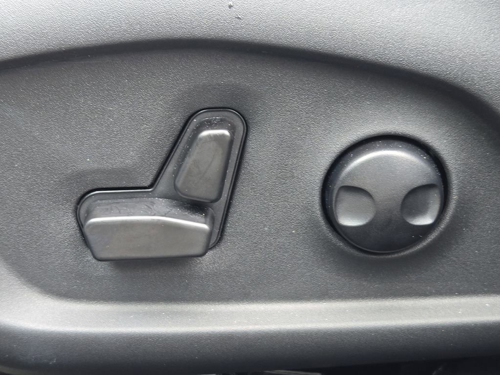 Used 2025 Jeep Compass Limited w/ High Altitude Package image 28