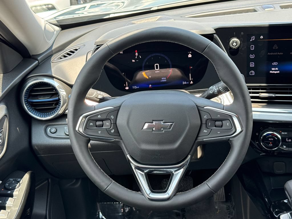 New 2026 Chevrolet Trax LT w/ Midnight Edition FWD image 24