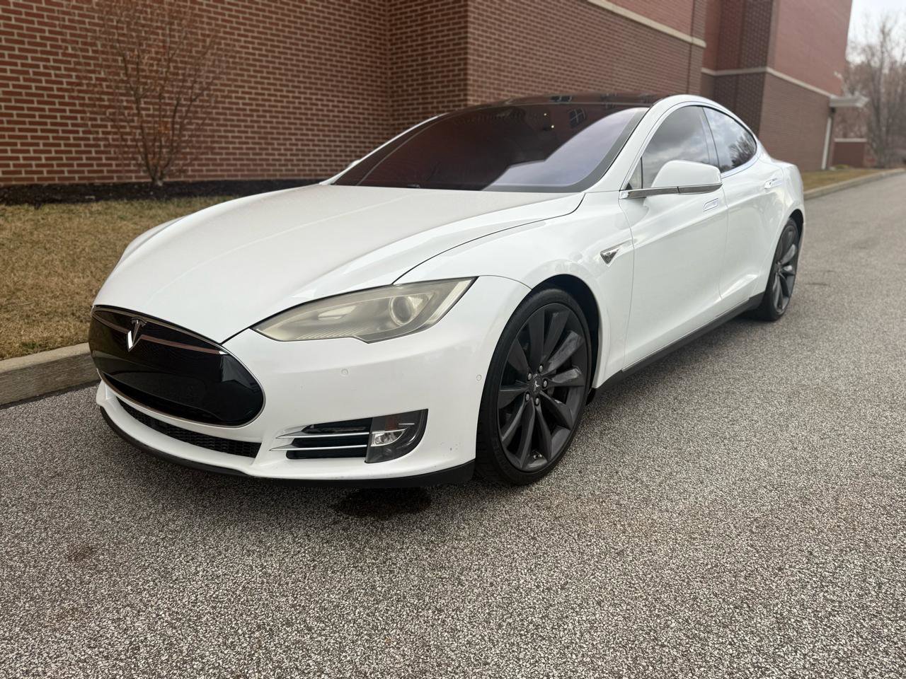 Used 2016 Tesla Model S 85D image 1